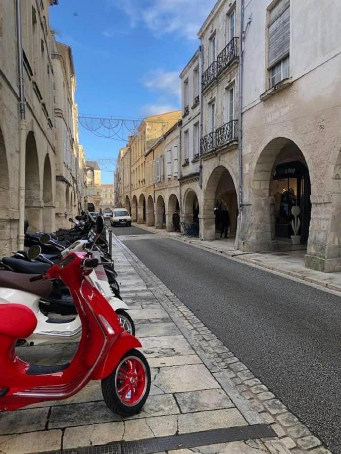 Blue Studio Cosy Et Calme Proche Du Centre Avec Tv Et Wifi ラ・ロシェル エクステリア 写真